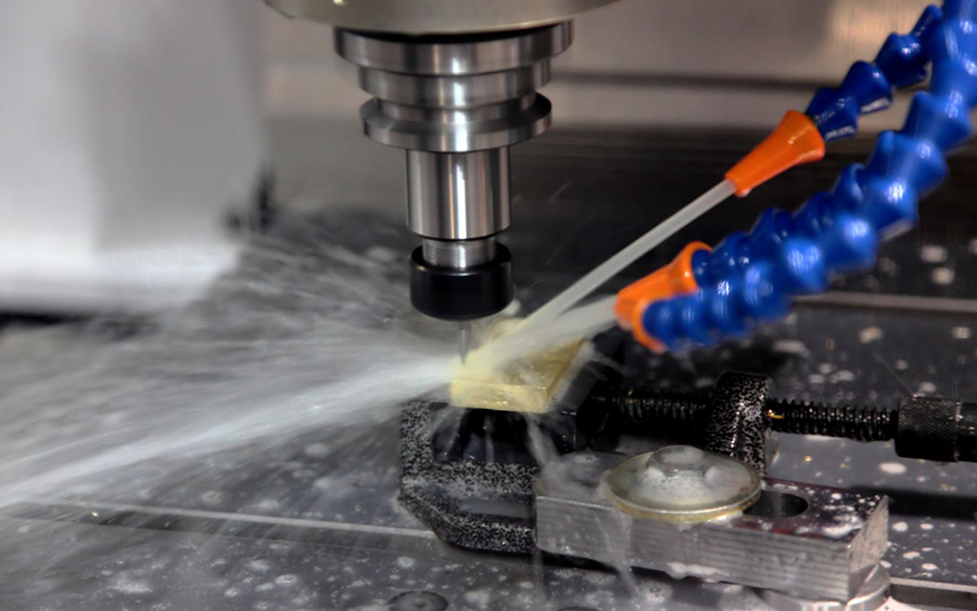 Продление срока службы СОЖ Adeco: методы очистки и регенерации в производственных условиях