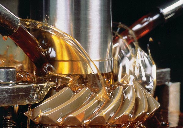 Смазочно-охлаждающие жидкости Adeco: виды, назначение и правила применения