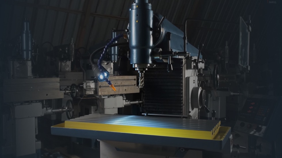 Adeco СОЖ: почему неправильная смазочно-охлаждающая жидкость разрушает инструмент быстрее, чем её отсутствие